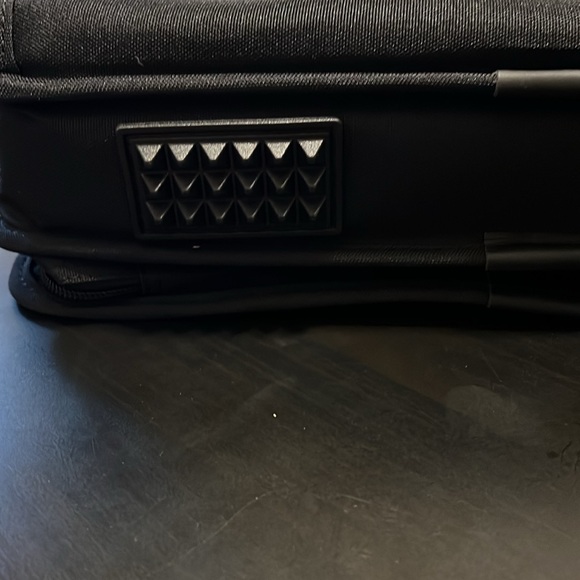 NWT black computer case with hand and shoulder straps - Picture 2 of 10